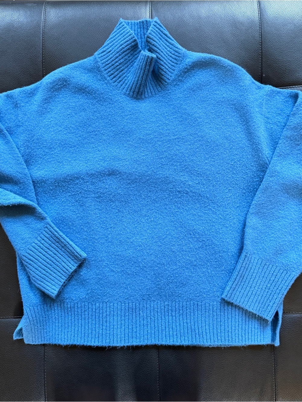 Uniqlo Blue Turtleneck Sweater - Cozy Ribbed Trim